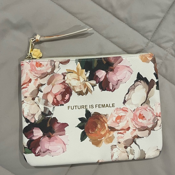 Floral hand held purse - Picture 1 of 5